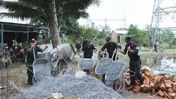 Ấm áp những căn nhà lực lượng Công an xây tặng người dân vùng lũ